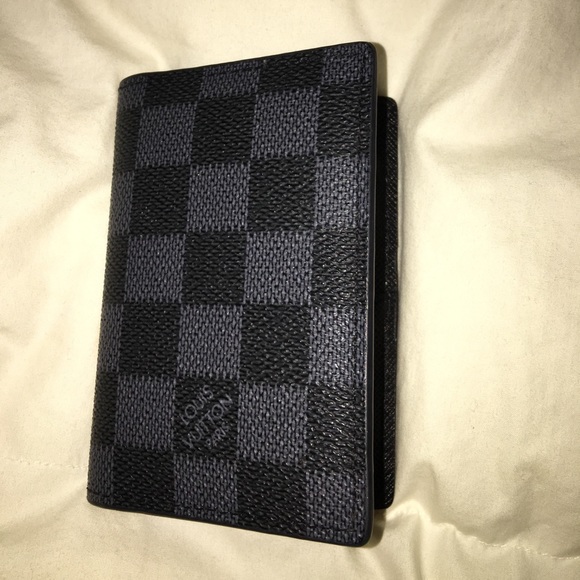Louis Vuitton wallet - Picture 1 of 3